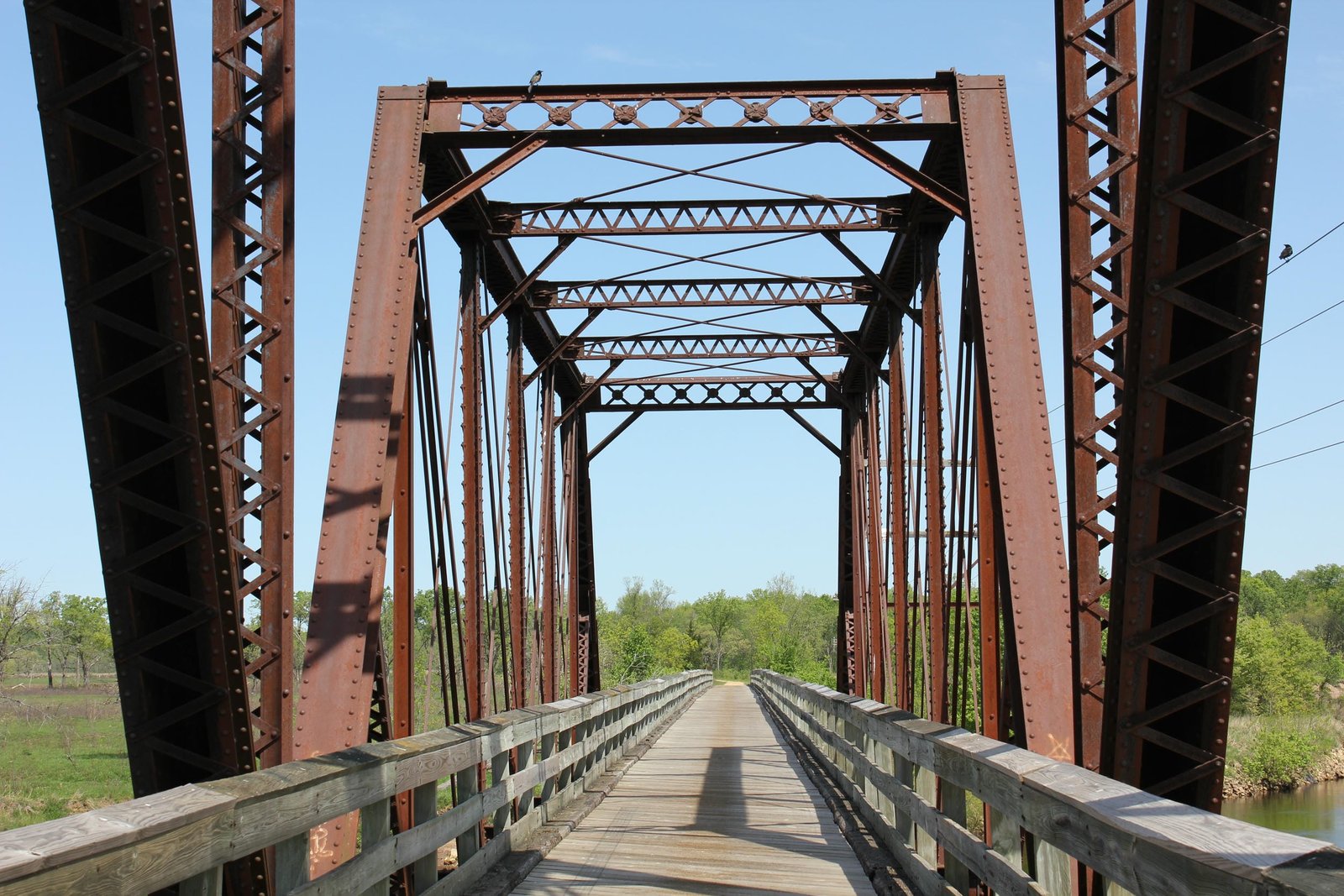 Looking north into Pratt span